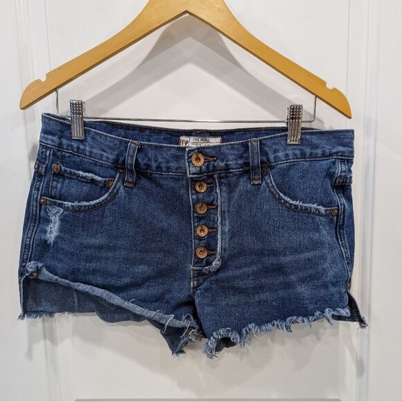 FREE PEOPLE Runaway Cutoff Shorts Jillian Blue Denim Jean Jorts Size 27 - Picture 2 of 6